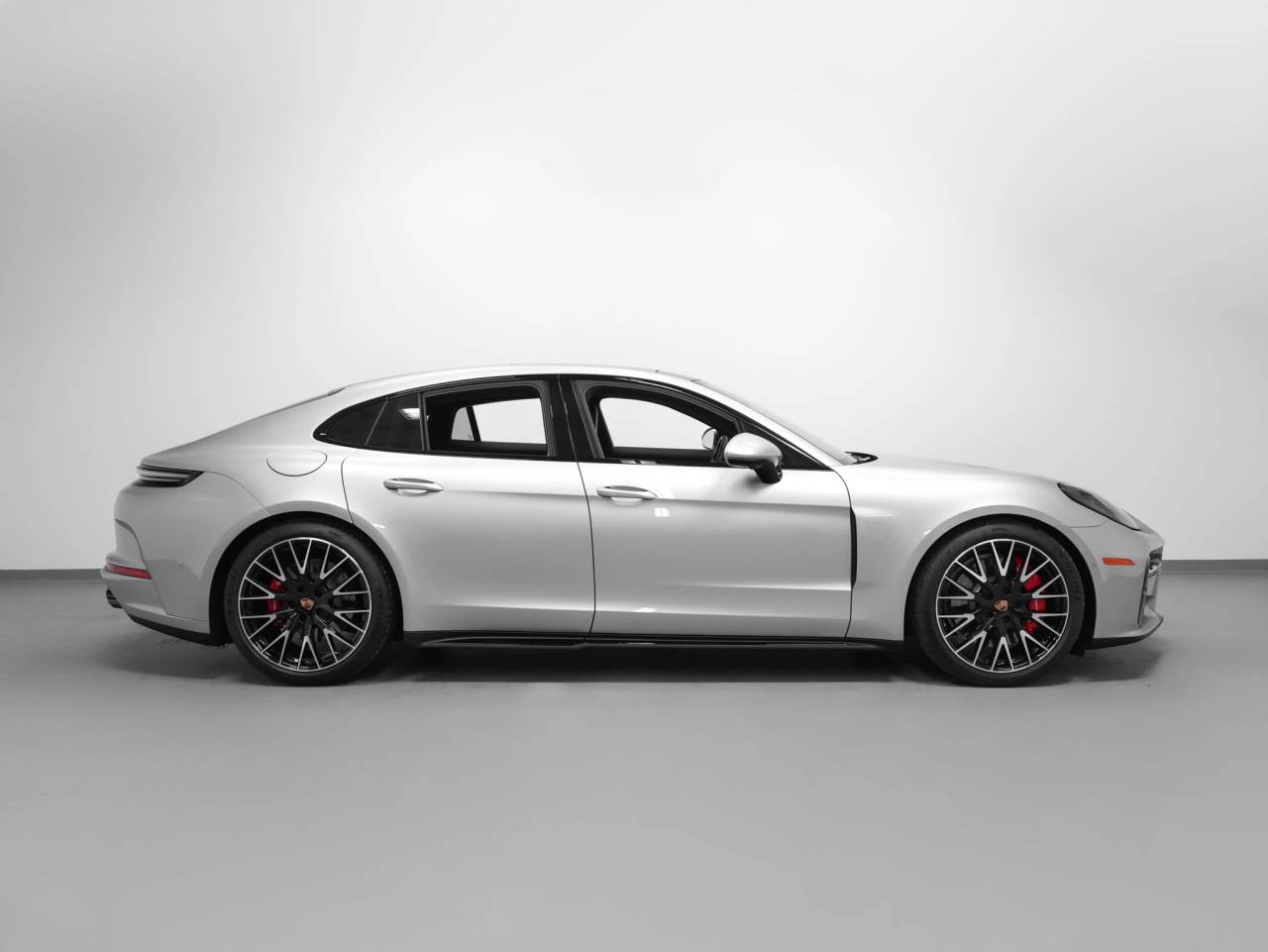 2025 Porsche Panamera GTS
