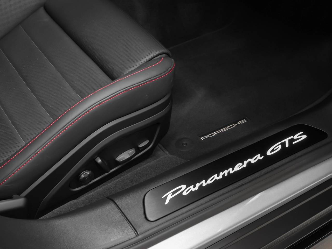 2025 Porsche Panamera GTS