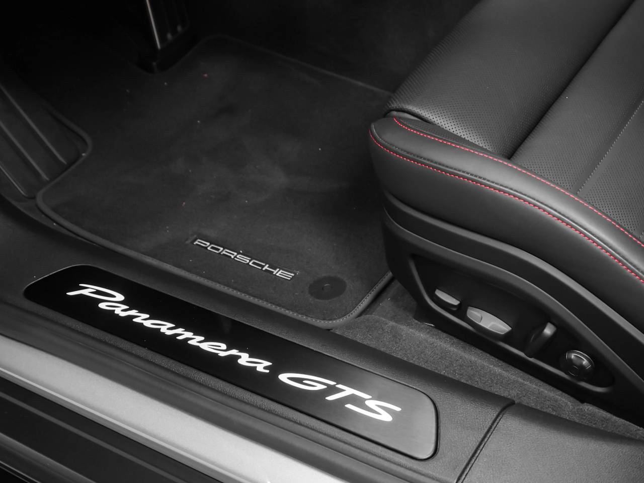 2025 Porsche Panamera GTS