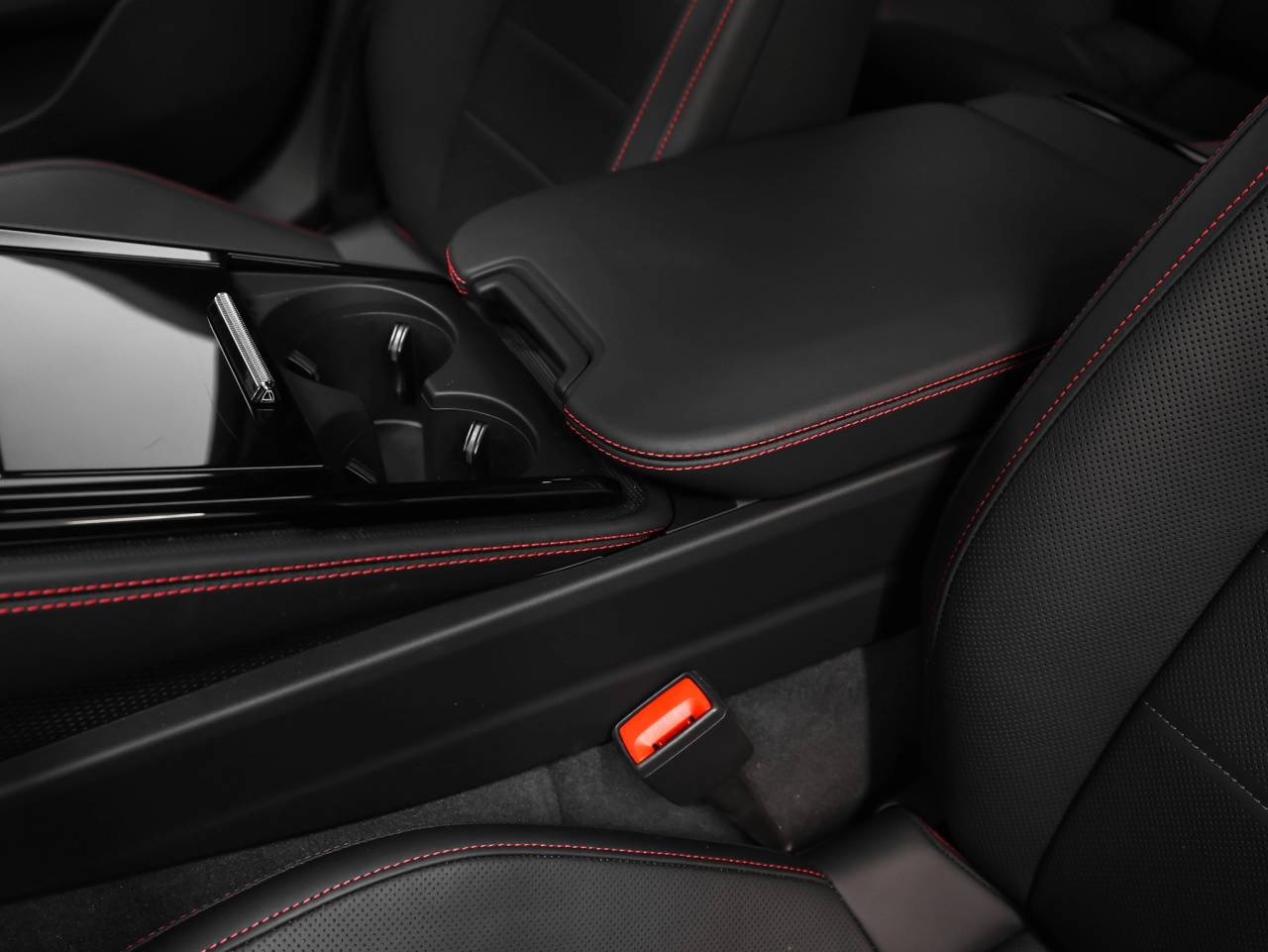 2025 Porsche Panamera GTS