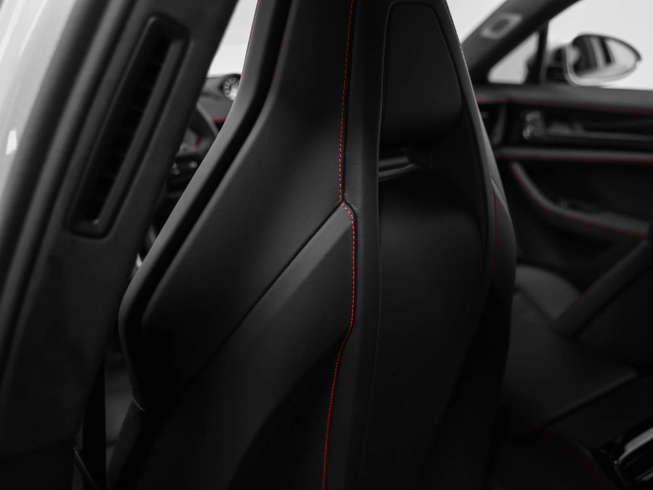 2025 Porsche Panamera GTS