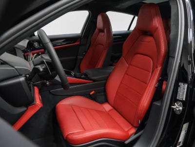 2026 Porsche Panamera Panamera GTS
