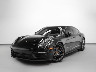2023 Porsche Panamera 4 Platinum Edition