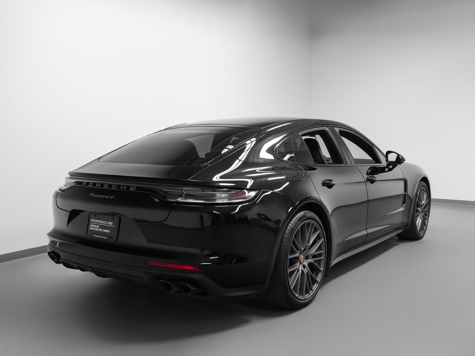 2023 Porsche Panamera 4 Platinum Edition