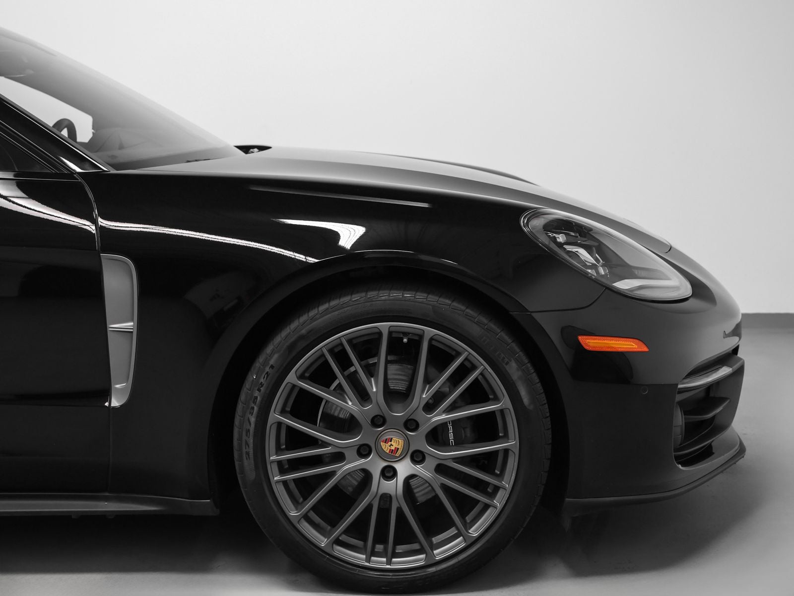 2023 Porsche Panamera 4 Platinum Edition