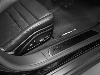 2023 Porsche Panamera 4 Platinum Edition