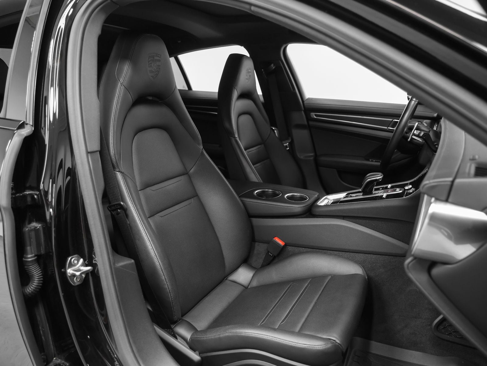 2023 Porsche Panamera 4 Platinum Edition