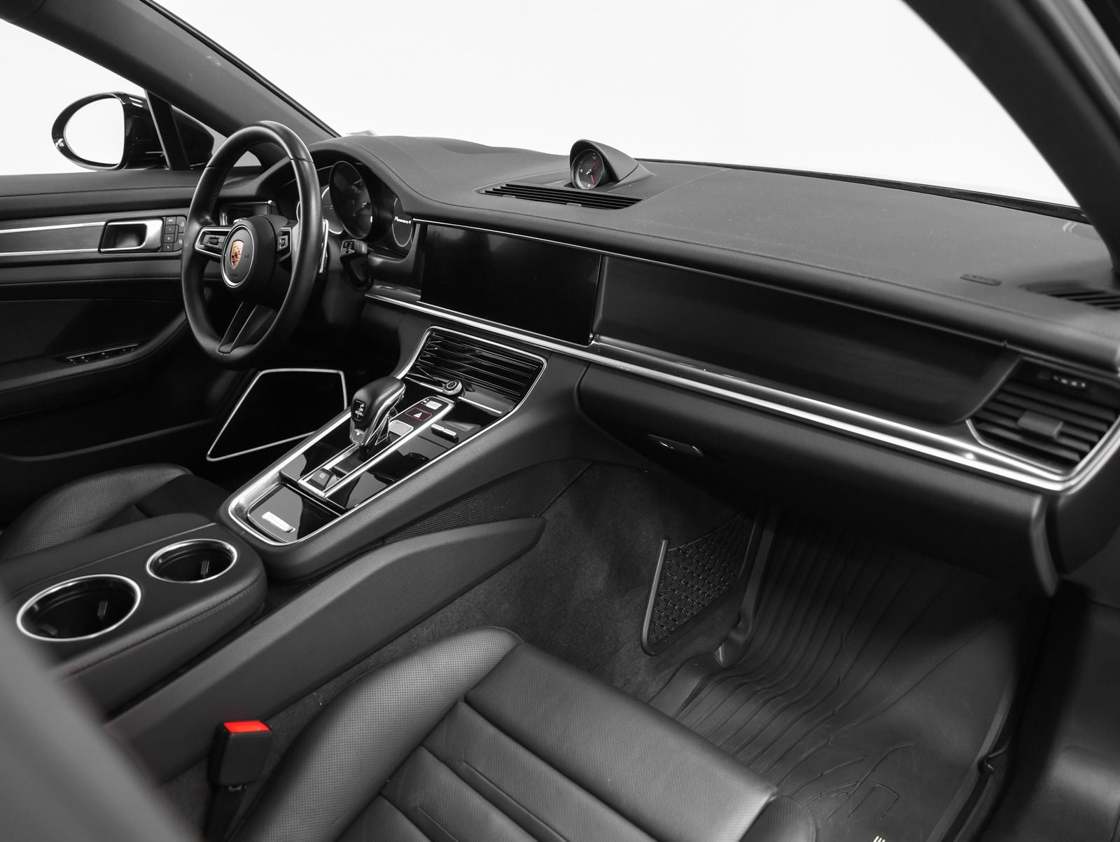 2023 Porsche Panamera 4 Platinum Edition