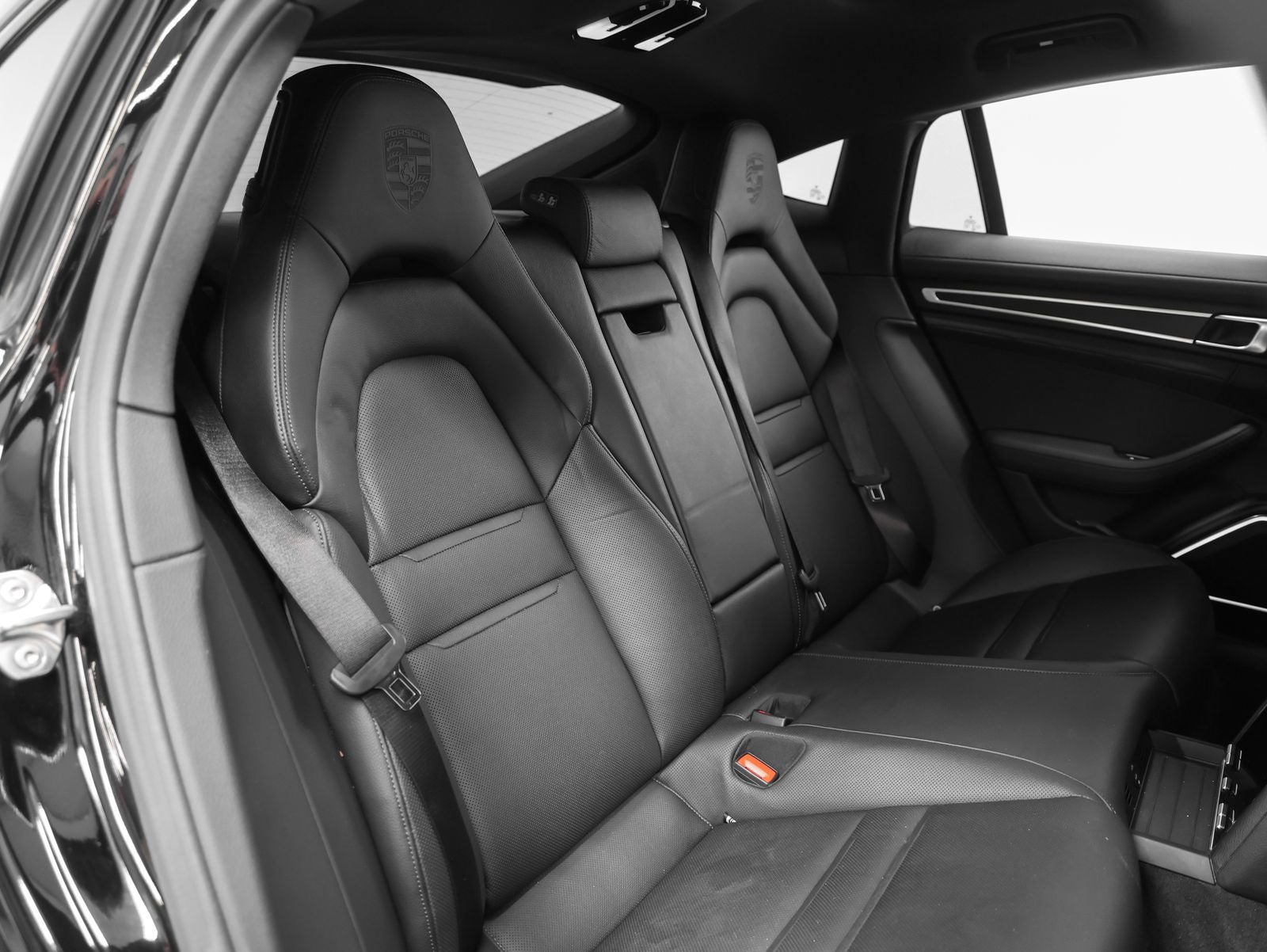2023 Porsche Panamera 4 Platinum Edition