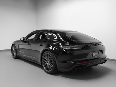 2023 Porsche Panamera 4 Platinum Edition