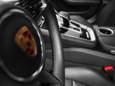 2023 Porsche Panamera 4 Platinum Edition
