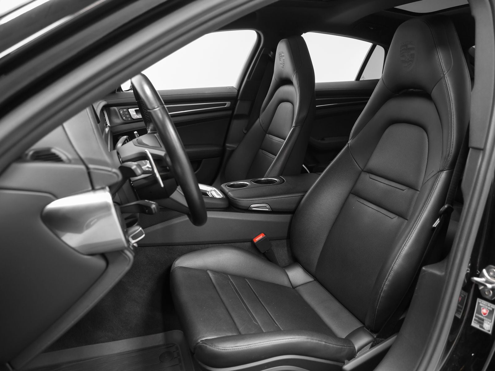2023 Porsche Panamera 4 Platinum Edition
