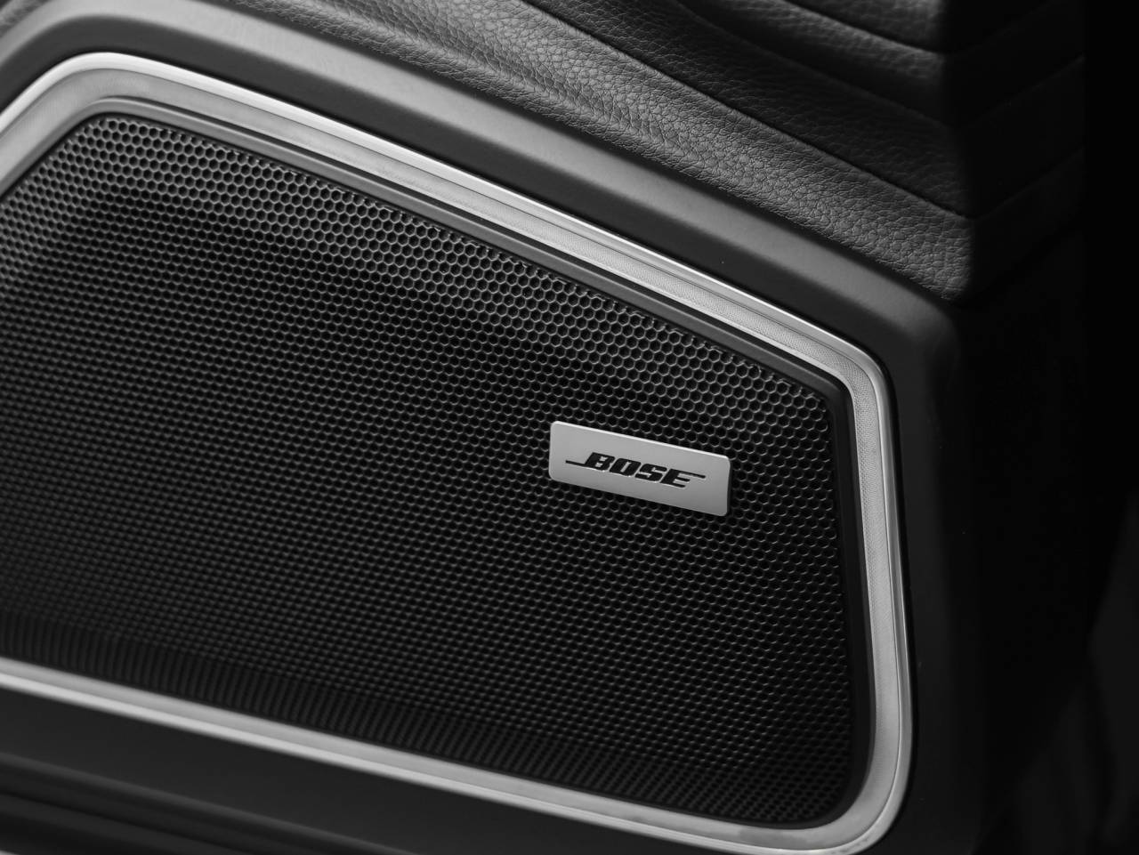2023 Porsche Panamera 4 Platinum Edition