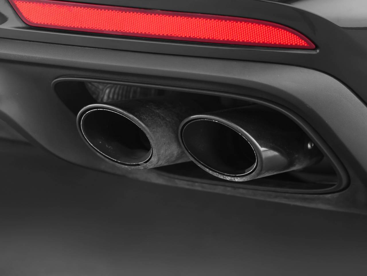 2023 Porsche Panamera 4 Platinum Edition