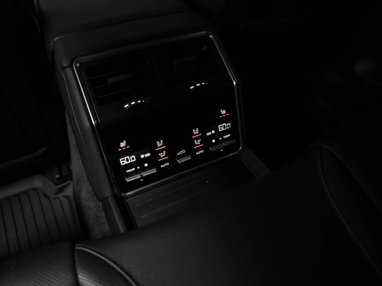 2023 Porsche Panamera 4 Platinum Edition