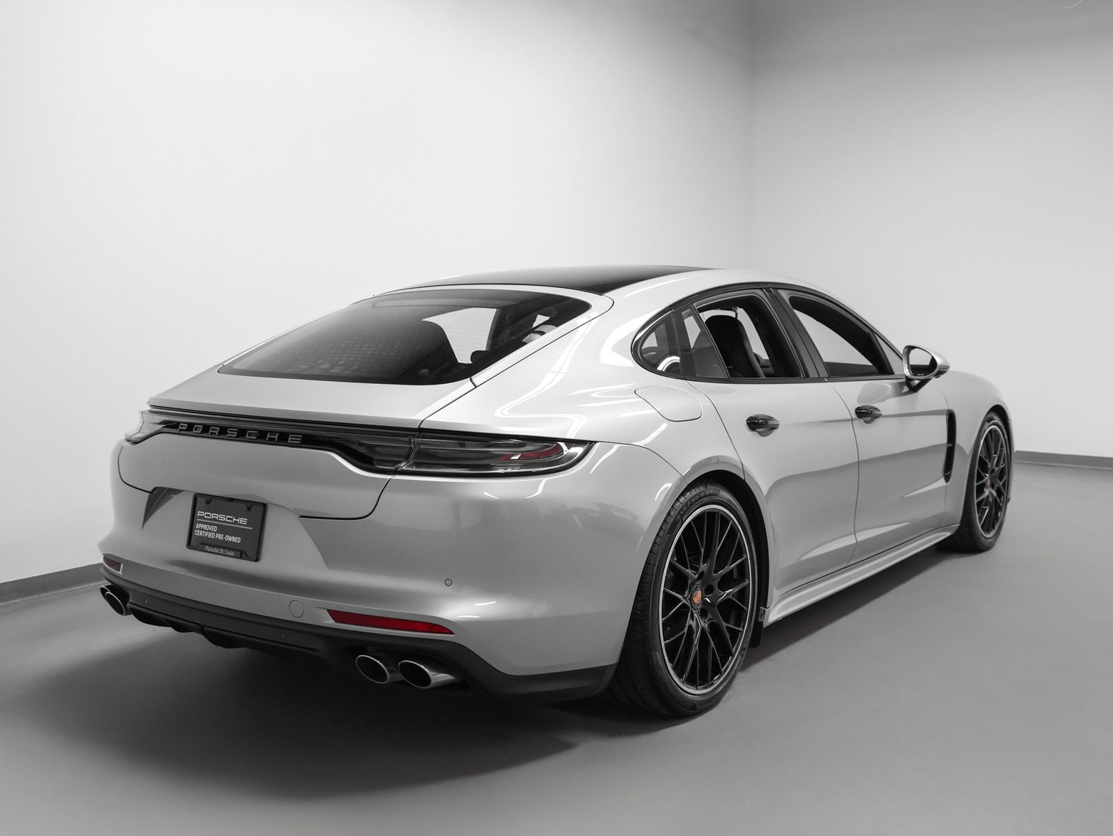 2023 Porsche Panamera 4 Platinum Edition