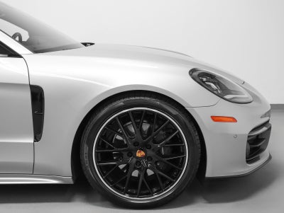 2023 Porsche Panamera 4 Platinum Edition