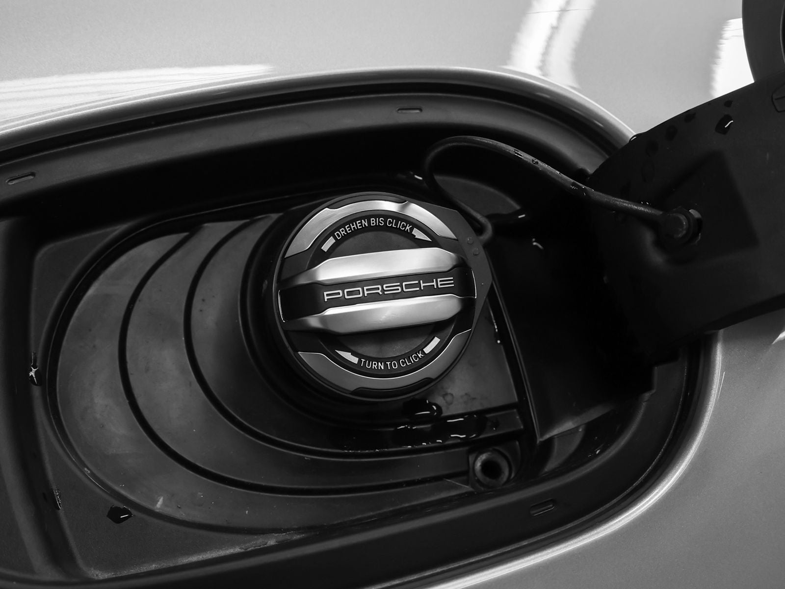 2023 Porsche Panamera 4 Platinum Edition