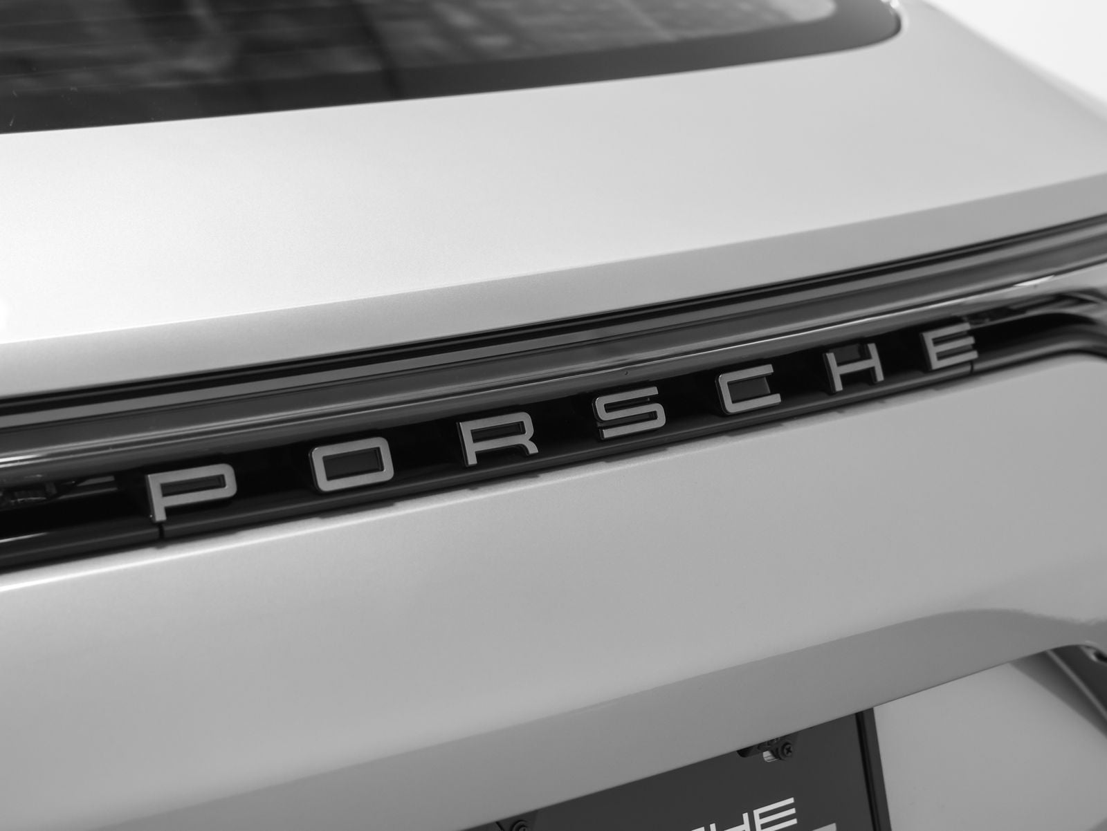 2023 Porsche Panamera 4 Platinum Edition