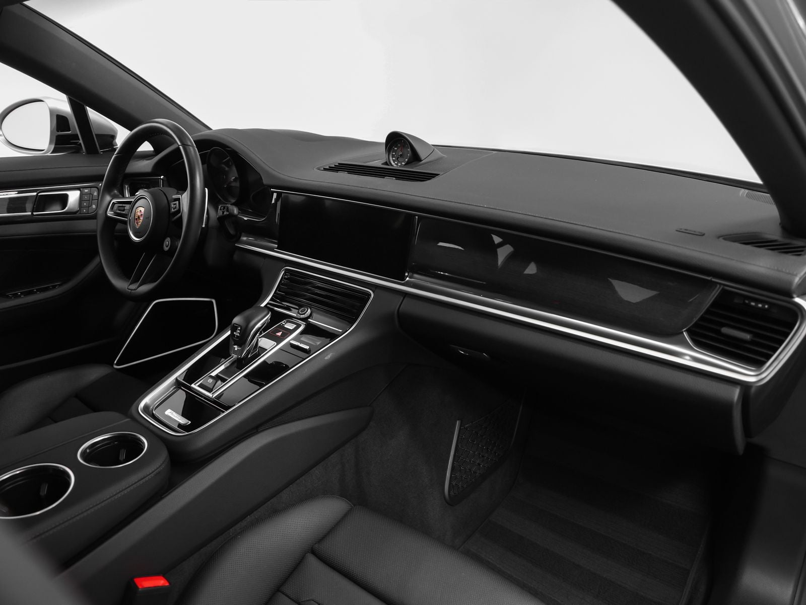 2023 Porsche Panamera 4 Platinum Edition