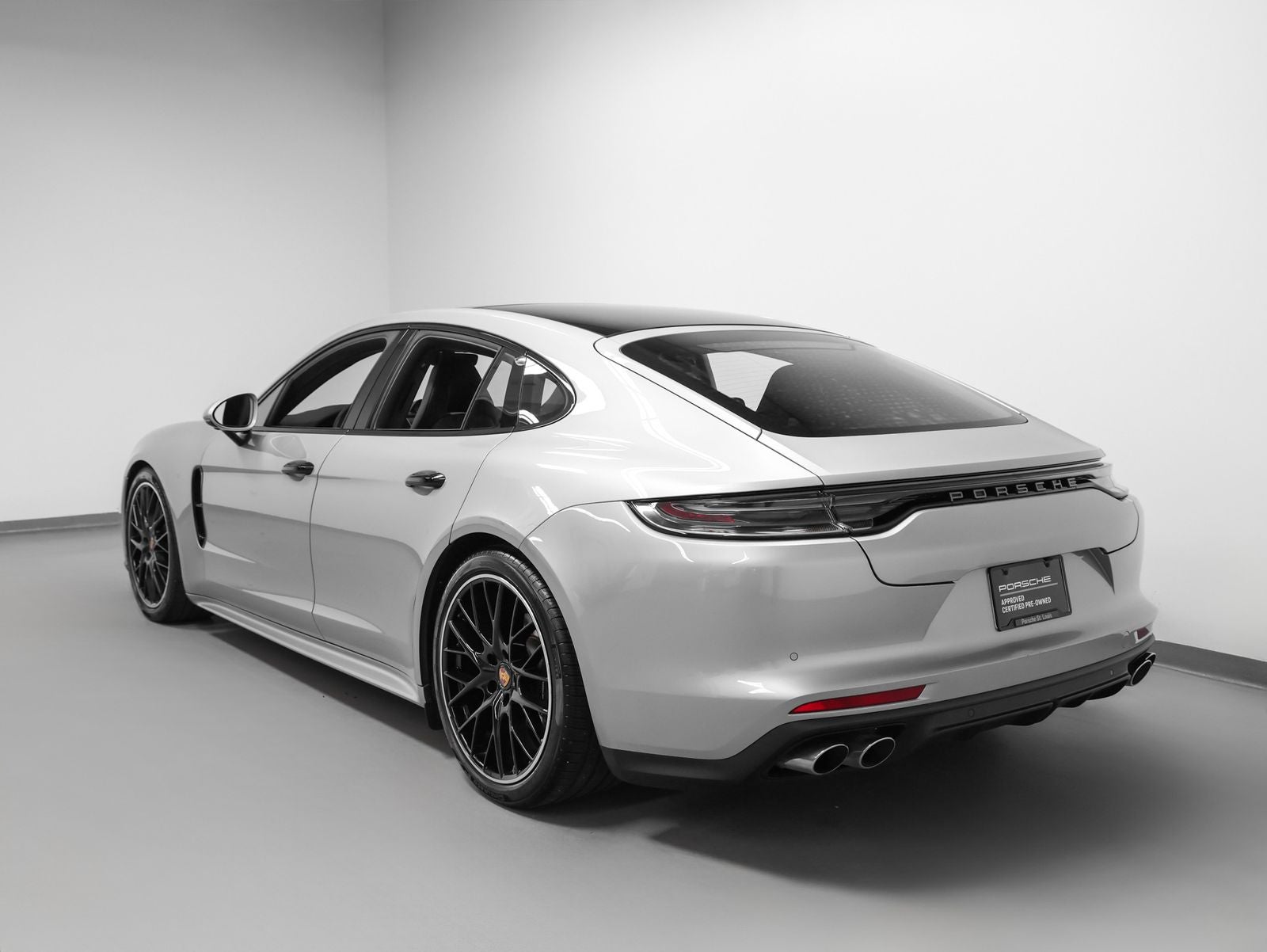 2023 Porsche Panamera 4 Platinum Edition