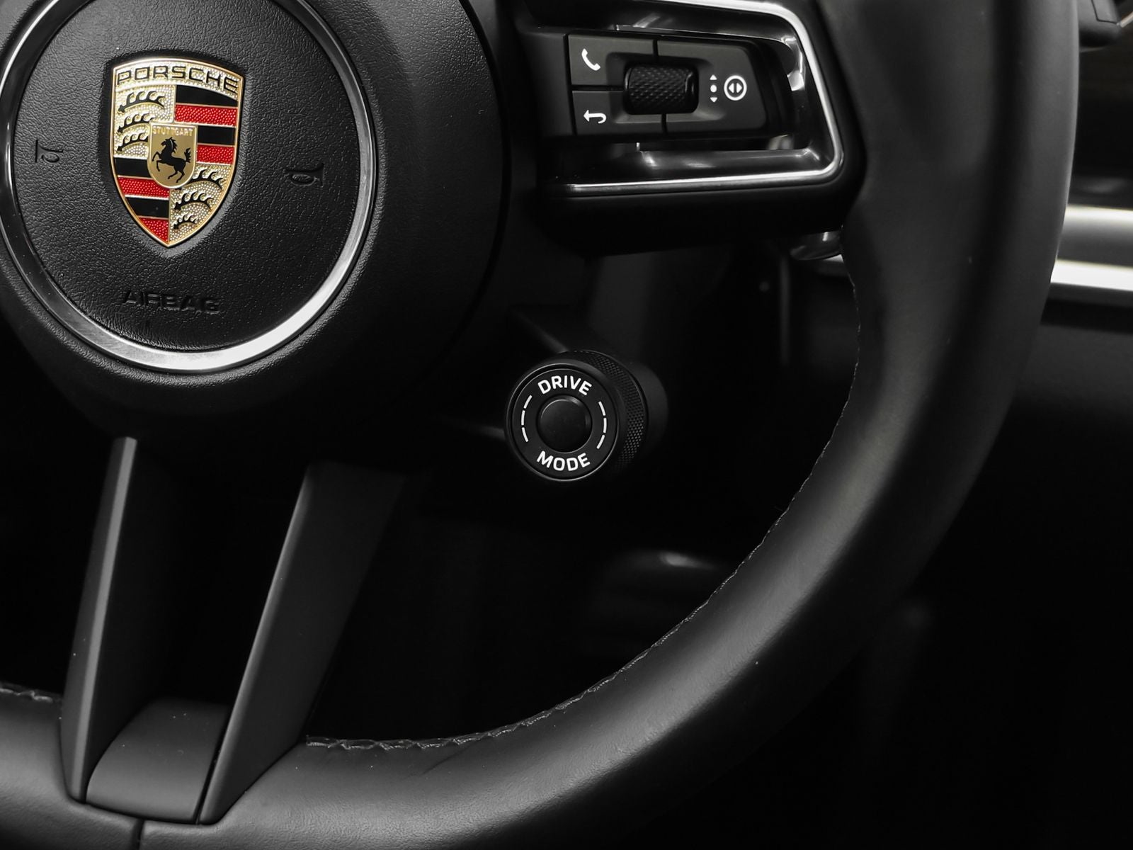 2023 Porsche Panamera 4 Platinum Edition