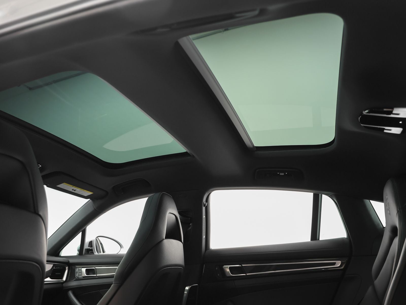 2023 Porsche Panamera 4 Platinum Edition