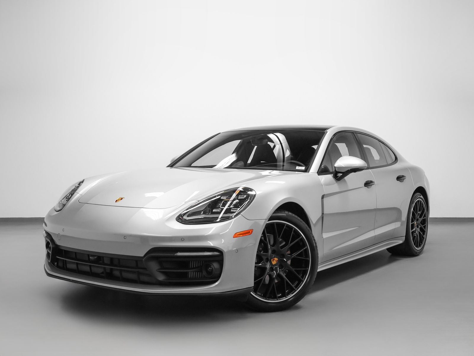 2023 Porsche Panamera 4 Platinum Edition
