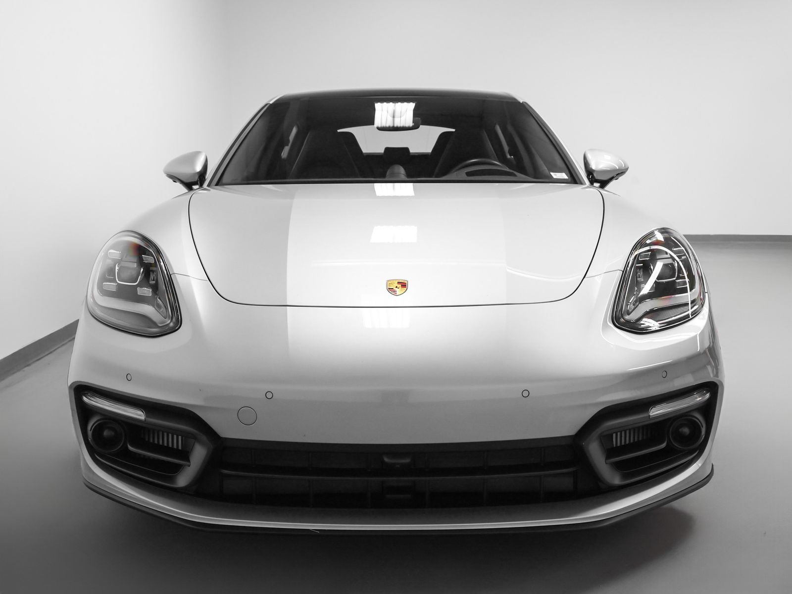 2023 Porsche Panamera 4 Platinum Edition