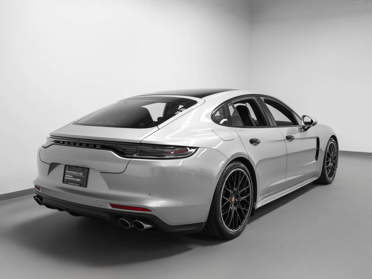 2023 Porsche Panamera Panamera 4 Platinum Edition (MY23)