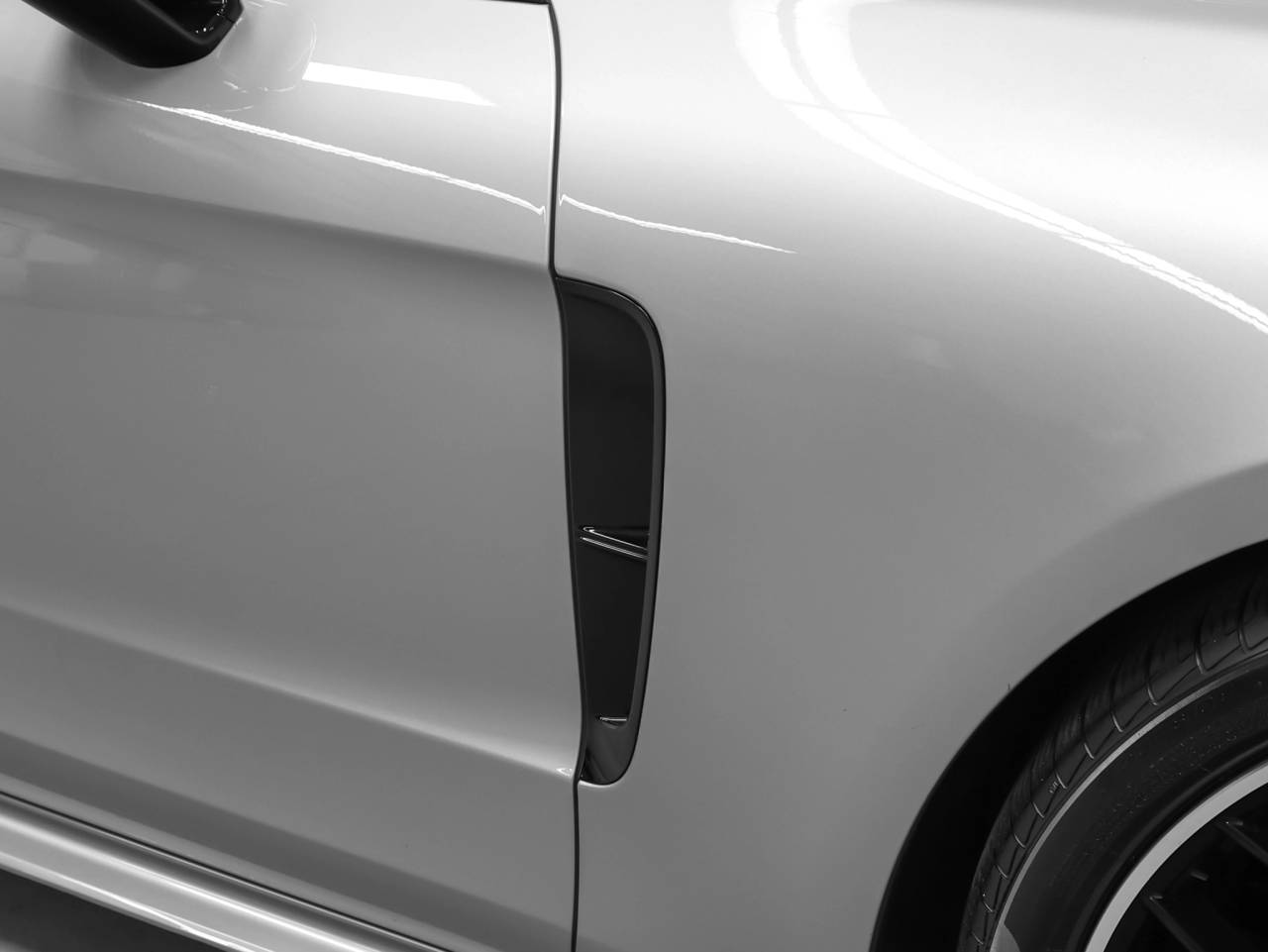 2023 Porsche Panamera Panamera 4 Platinum Edition (MY23)