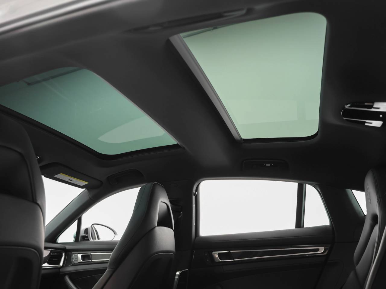 2023 Porsche Panamera Panamera 4 Platinum Edition (MY23)