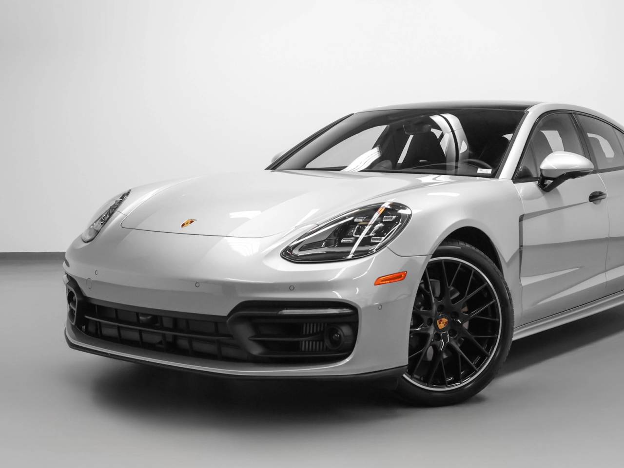 2023 Porsche Panamera Panamera 4 Platinum Edition (MY23)