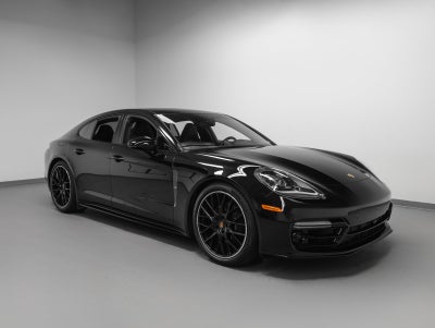 2023 Porsche Panamera 4 Platinum Edition