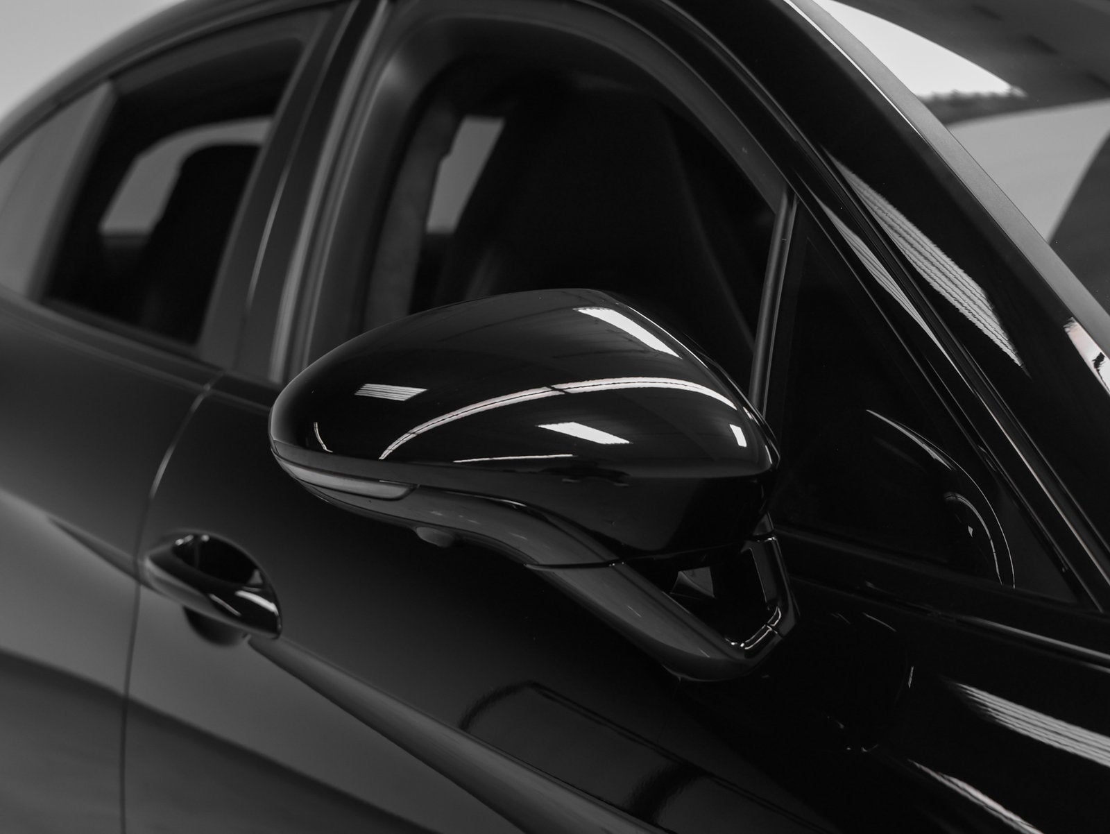 2023 Porsche Panamera 4 Platinum Edition