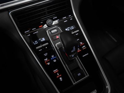 2023 Porsche Panamera 4 Platinum Edition