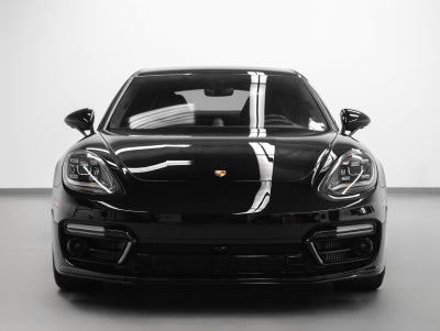 2023 Porsche Panamera 4 Platinum Edition