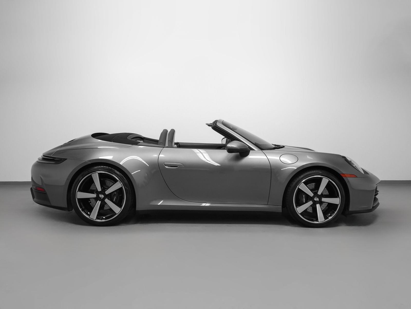 2025 Porsche 911 Carrera Cabriolet