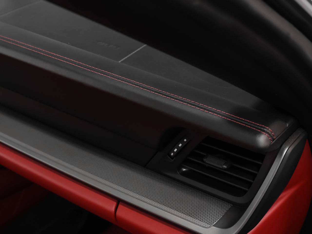 2022 Porsche 911 Carrera 4S Cabriolet