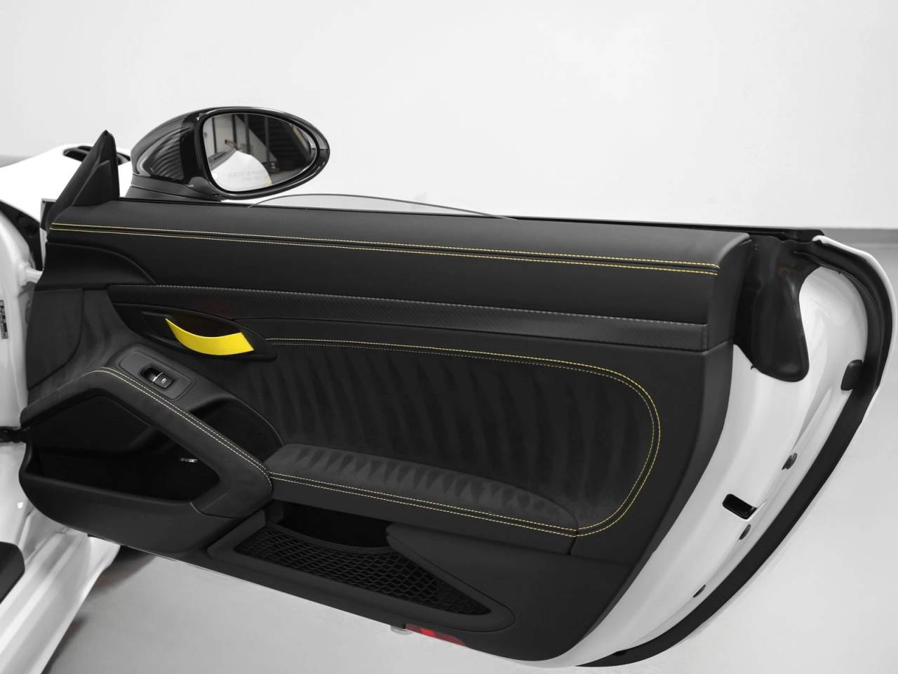 2025 Porsche 718 Spyder RS