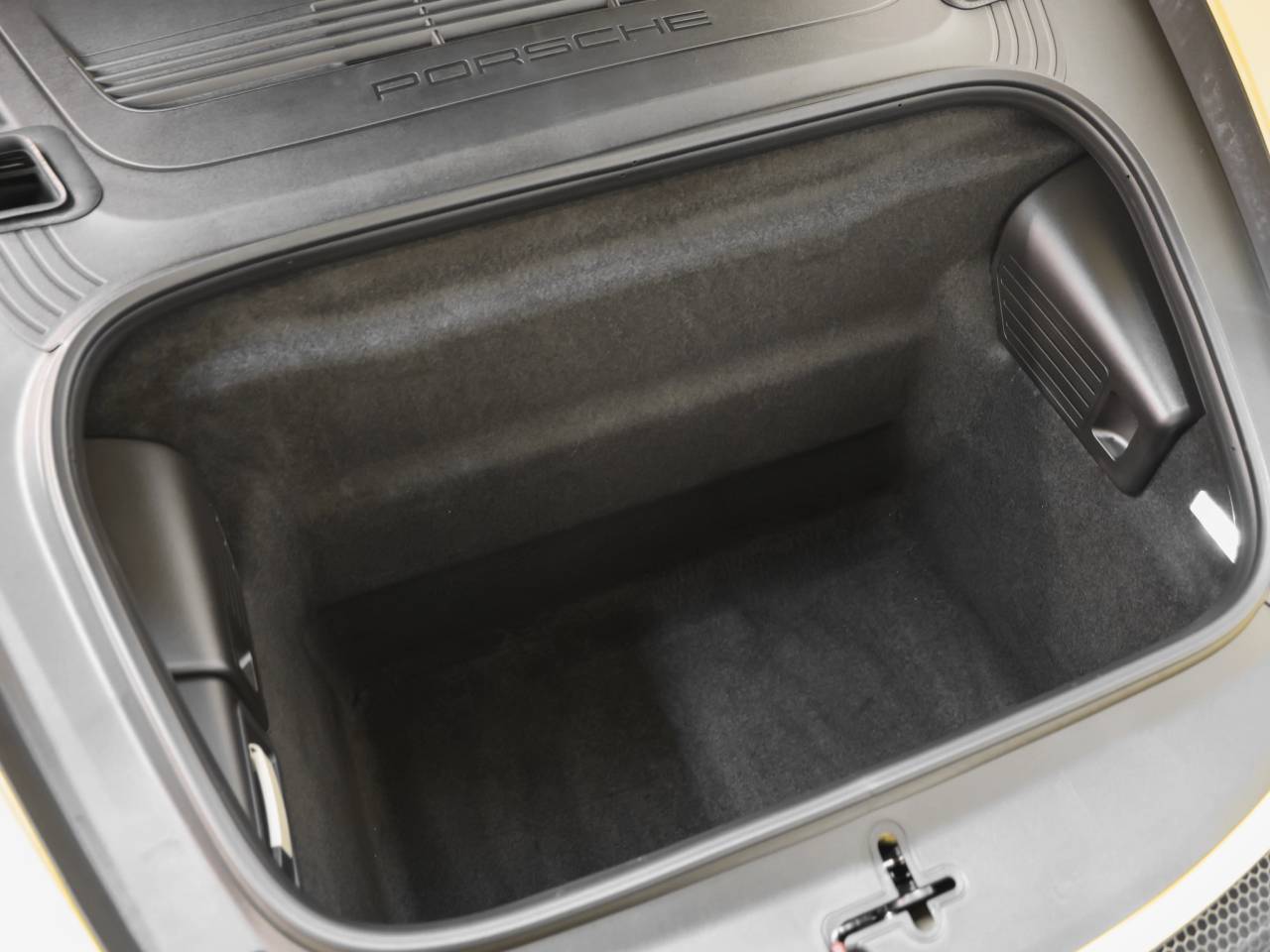 2025 Porsche 718 718 Spyder RS