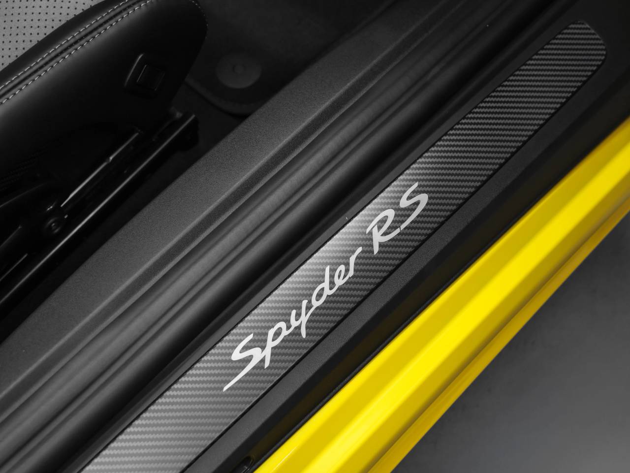 2025 Porsche 718 718 Spyder RS