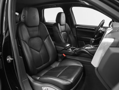 2018 Porsche Cayenne Cayenne Platinum Edition