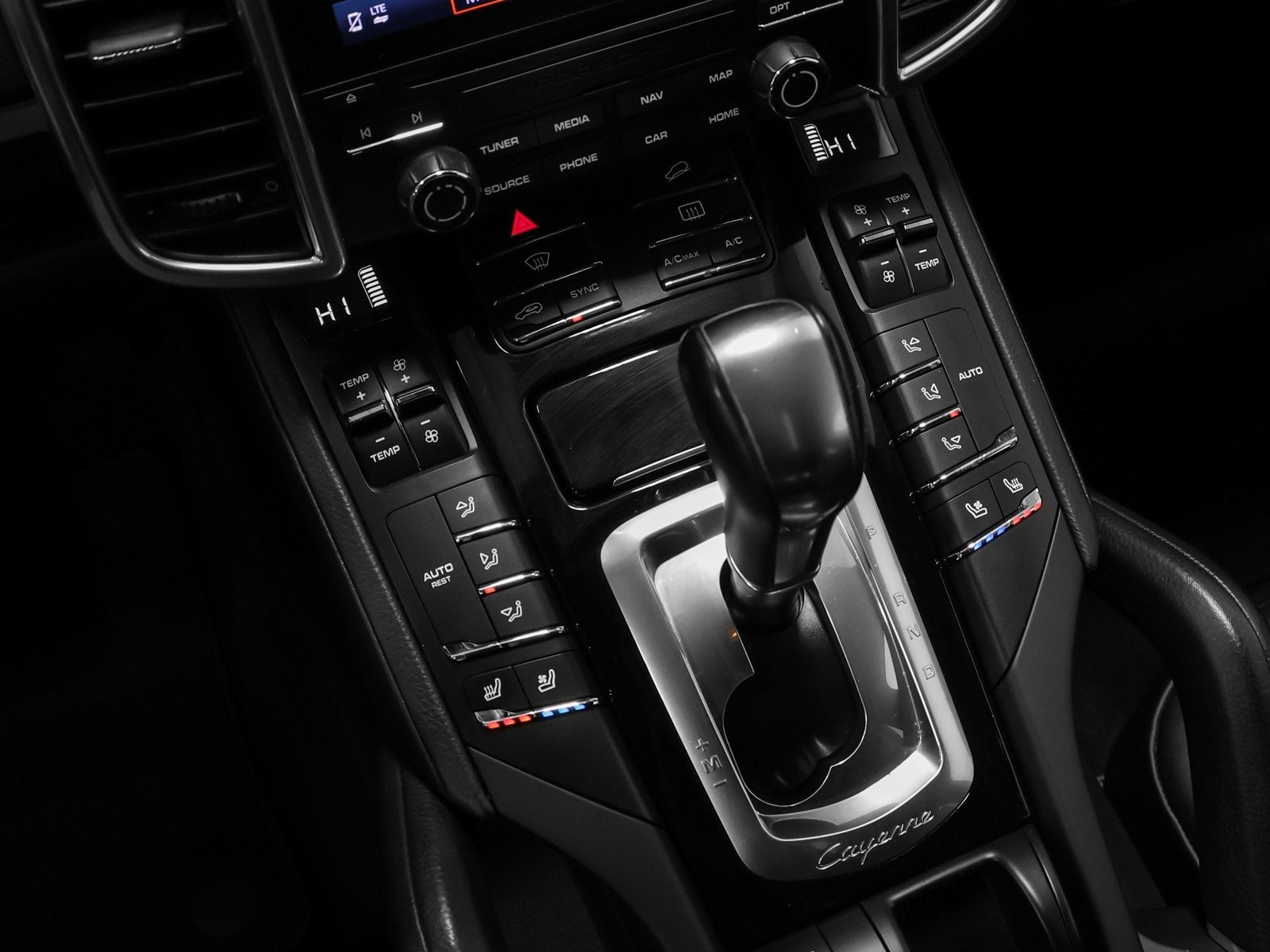 2018 Porsche Cayenne Cayenne Platinum Edition