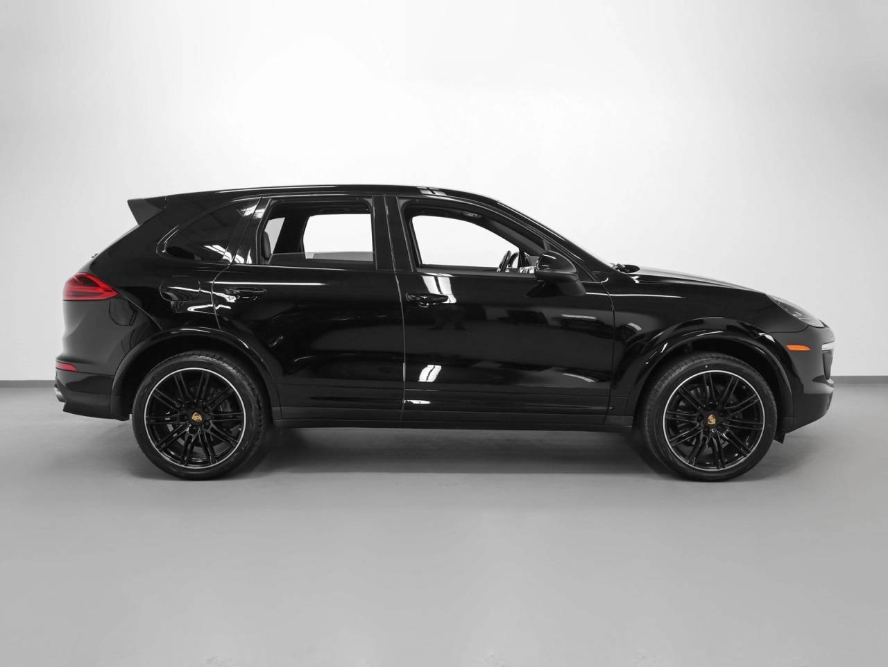 2018 Porsche Cayenne Cayenne Platinum Edition