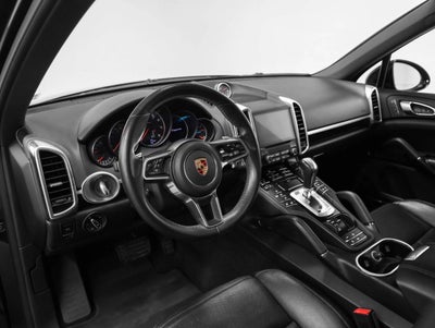 2018 Porsche Cayenne Cayenne Platinum Edition