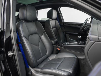 2023 Porsche Macan Macan T (MY23)