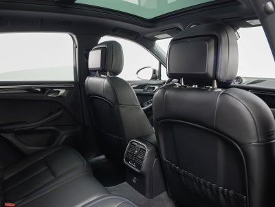 2023 Porsche Macan Macan T (MY23)