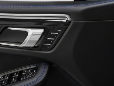 2023 Porsche Macan Macan T (MY23)