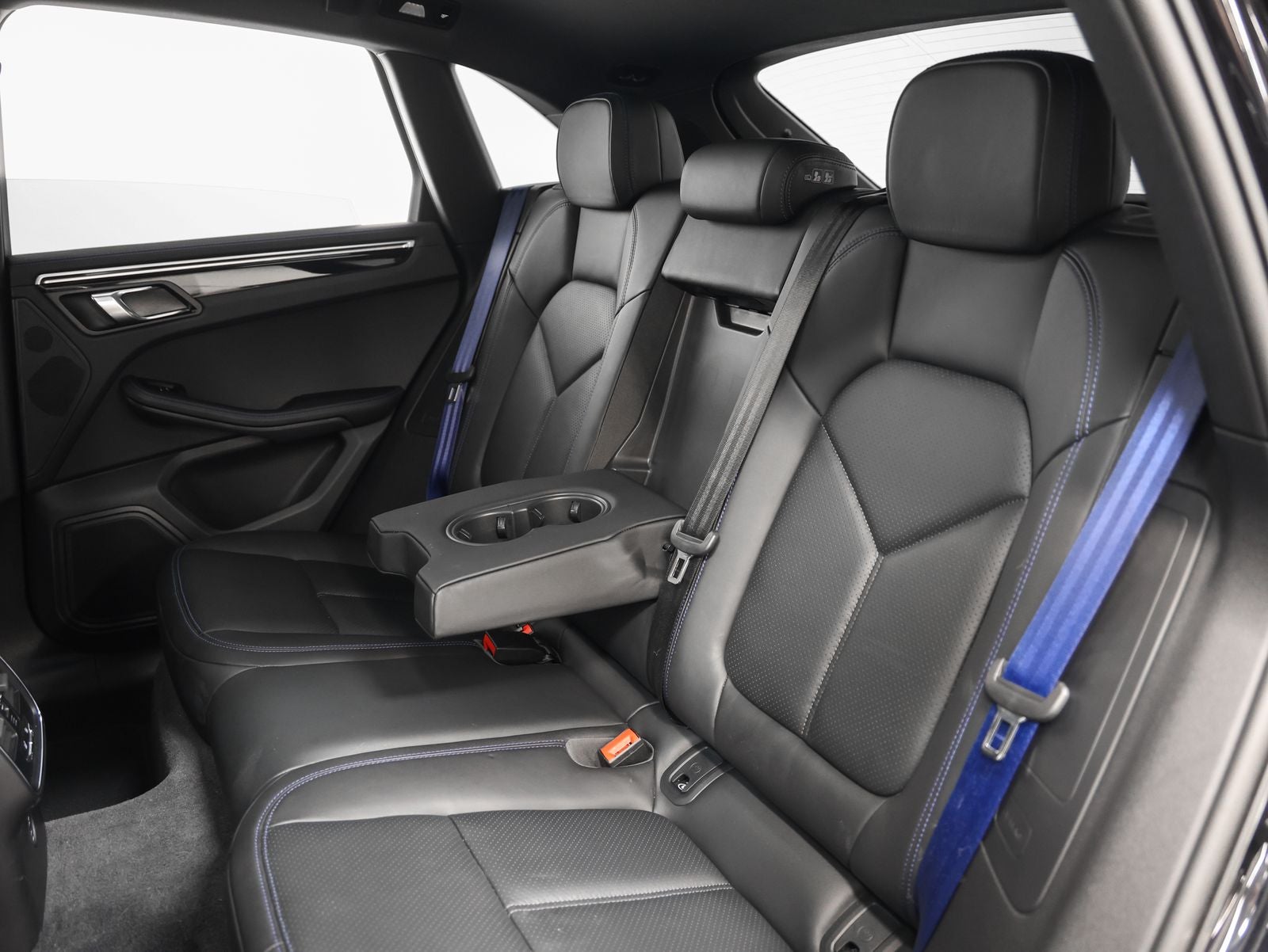 2023 Porsche Macan Macan T (MY23)